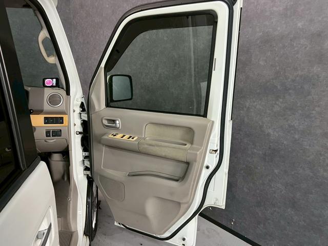 エブリイワゴン PZターボスペシャル 車検9年11月 ターボ 車高調.ローダウン スタッドレス新品 オートギヤシフト キーレス ナビ 両側電動スライドドア ABS SRSエアバッグ パワステ パワーウィンドウ フォグランプ オートステップ(32枚目)