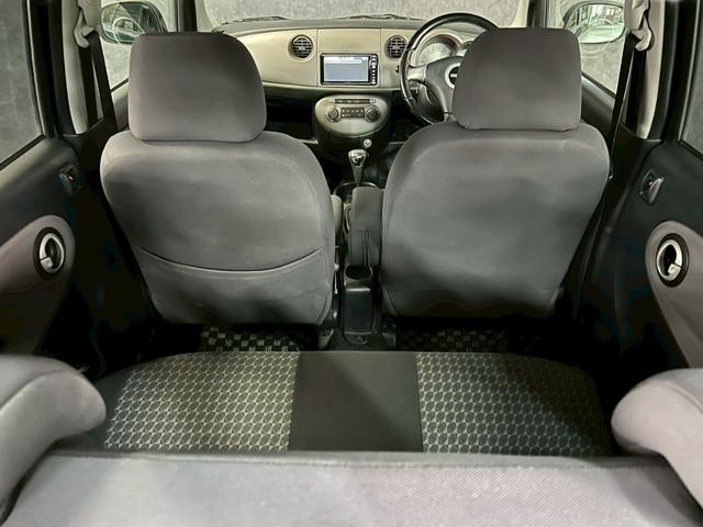 ミラジーノ ミニライト　車検９年１１月　オートギヤシフト　ナビ　ＡＢＳ　ＳＲＳエアバッグ　パワステ　パワーウィンドウ　ｍｏｍｏステアリング　アルミホイール　フォグランプ　２ＷＤ　４ＡＴ（26枚目）