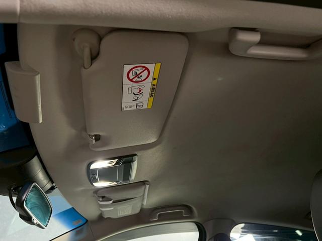 ヴェゼル ハイブリッドＺ　車検９年１１月　オートギヤシフト　スマートキー　ナビ　ＡＢＳ　ＳＲＳエアバッグ　横滑り防止　パワステ　パワーウィンドウ　ＬＥＤルームランプ　ＥＣＯＮ　アルミホイール　フォグランプ　２ＷＤ　７ＡＴ（7枚目）