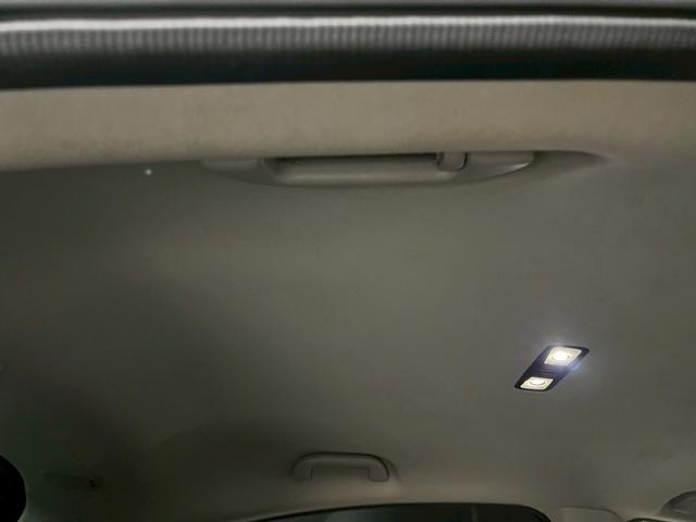 ヴェゼル ハイブリッドＺ　車検９年１１月　オートギヤシフト　スマートキー　ナビ　ＡＢＳ　ＳＲＳエアバッグ　横滑り防止　パワステ　パワーウィンドウ　ＬＥＤルームランプ　ＥＣＯＮ　アルミホイール　フォグランプ　２ＷＤ　７ＡＴ（15枚目）