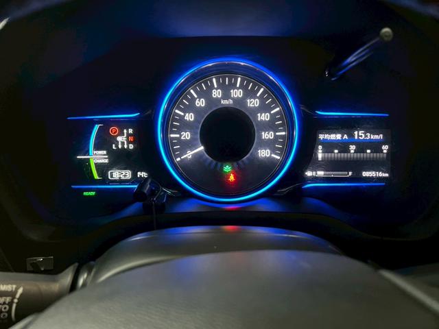 ヴェゼル ハイブリッドＺ　車検９年１１月　オートギヤシフト　スマートキー　ナビ　ＡＢＳ　ＳＲＳエアバッグ　横滑り防止　パワステ　パワーウィンドウ　ＬＥＤルームランプ　ＥＣＯＮ　アルミホイール　フォグランプ　２ＷＤ　７ＡＴ（16枚目）