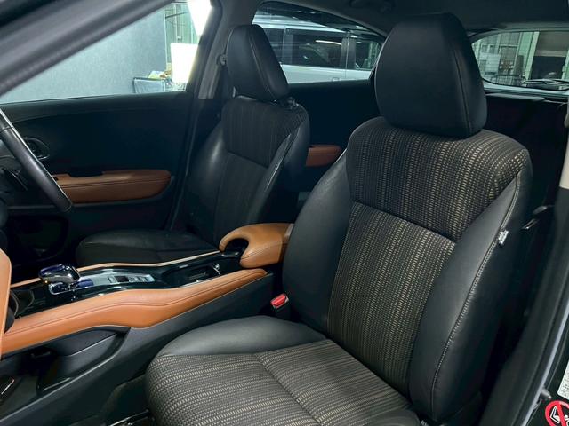 ヴェゼル ハイブリッドＺ　車検９年１１月　オートギヤシフト　スマートキー　ナビ　ＡＢＳ　ＳＲＳエアバッグ　横滑り防止　パワステ　パワーウィンドウ　ＬＥＤルームランプ　ＥＣＯＮ　アルミホイール　フォグランプ　２ＷＤ　７ＡＴ（20枚目）