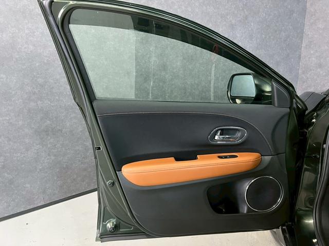 ヴェゼル ハイブリッドＺ　車検９年１１月　オートギヤシフト　スマートキー　ナビ　ＡＢＳ　ＳＲＳエアバッグ　横滑り防止　パワステ　パワーウィンドウ　ＬＥＤルームランプ　ＥＣＯＮ　アルミホイール　フォグランプ　２ＷＤ　７ＡＴ（28枚目）