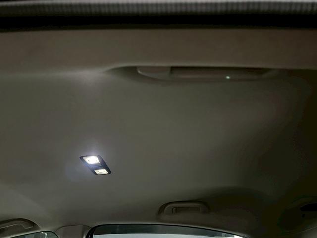 ヴェゼル ハイブリッドＺ　車検９年１１月　オートギヤシフト　スマートキー　ナビ　ＡＢＳ　ＳＲＳエアバッグ　横滑り防止　パワステ　パワーウィンドウ　ＬＥＤルームランプ　ＥＣＯＮ　アルミホイール　フォグランプ　２ＷＤ　７ＡＴ（34枚目）