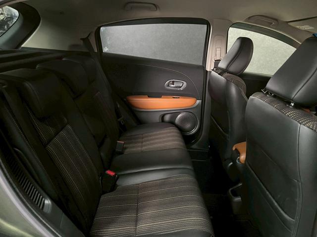 ヴェゼル ハイブリッドＺ　車検９年１１月　オートギヤシフト　スマートキー　ナビ　ＡＢＳ　ＳＲＳエアバッグ　横滑り防止　パワステ　パワーウィンドウ　ＬＥＤルームランプ　ＥＣＯＮ　アルミホイール　フォグランプ　２ＷＤ　７ＡＴ（37枚目）