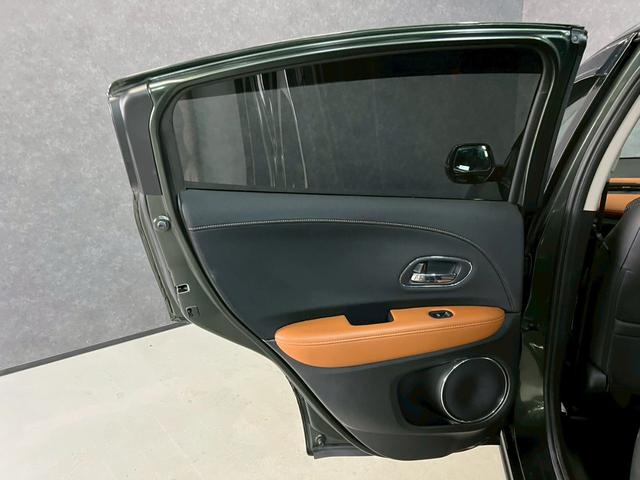 ヴェゼル ハイブリッドＺ　車検９年１１月　オートギヤシフト　スマートキー　ナビ　ＡＢＳ　ＳＲＳエアバッグ　横滑り防止　パワステ　パワーウィンドウ　ＬＥＤルームランプ　ＥＣＯＮ　アルミホイール　フォグランプ　２ＷＤ　７ＡＴ（39枚目）