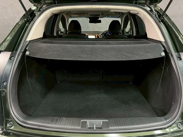 ヴェゼル ハイブリッドＺ　車検９年１１月　オートギヤシフト　スマートキー　ナビ　ＡＢＳ　ＳＲＳエアバッグ　横滑り防止　パワステ　パワーウィンドウ　ＬＥＤルームランプ　ＥＣＯＮ　アルミホイール　フォグランプ　２ＷＤ　７ＡＴ（46枚目）