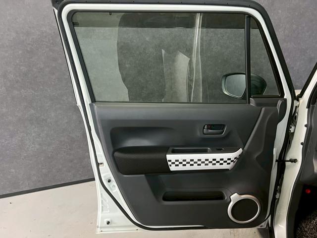 ハスラー Ｇ　車検９年１１月　４ＷＤ　５ＭＴ　マニュアルギヤシフト　キーレス　ナビ　ＥＴＣ　ＡＢＳ　ＳＲＳエアバッグ　ヘッドライトレベライザー　パワステ　パワーウィンドウ　シートヒーター　アイドリングストップ（18枚目）