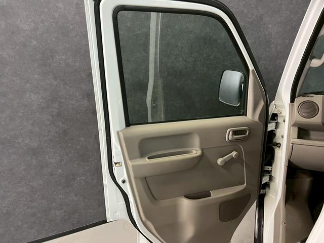 オートローン、クレジットカード支払いＯＫ！全額お支払い頂ければご来店日に乗って帰れるお車ばかりです！