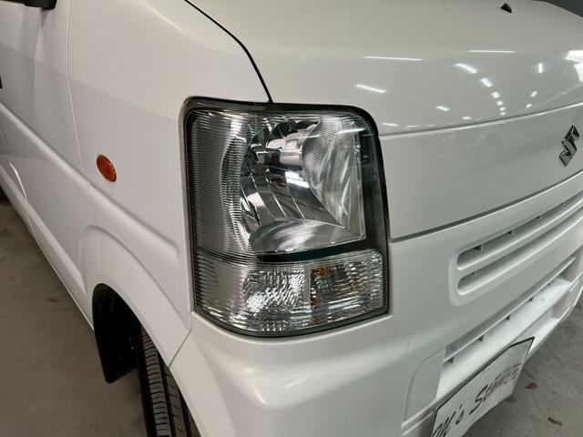 ケミカル類なども店内に展示しております♪日々のオイル交換などもお気軽にご来店ください！