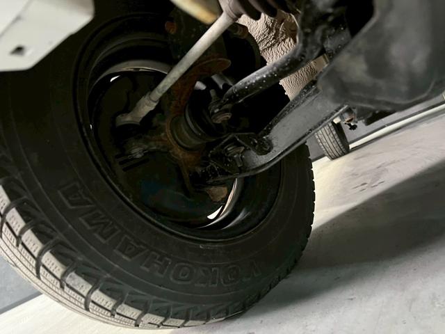 テリオスキッド Ｌ　車検９年２月　ターボ　４ＷＤ　５ＭＴ　マニュアルギヤシフト　キーレス　キー２本　ＣＤ　ＡＢＳ　ＳＲＳエアバッグ　ヘッドライトレベライザー　パワステ　パワーウィンドウ　フォグランプ　フォグランプ（38枚目）