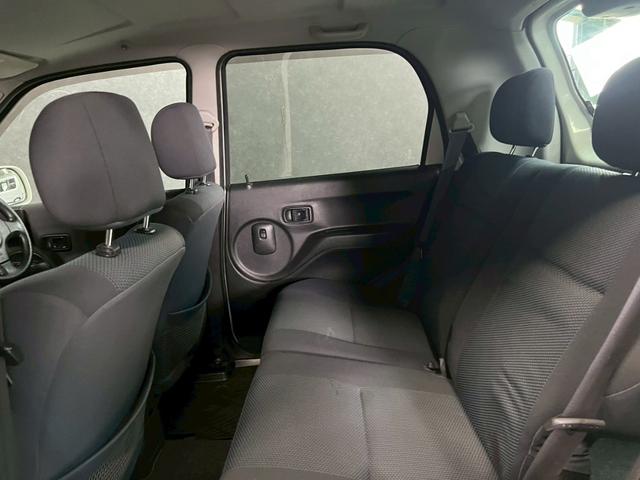 テリオスキッド Ｌ　車検９年２月　ターボ　４ＷＤ　５ＭＴ　マニュアルギヤシフト　キーレス　キー２本　ＣＤ　ＡＢＳ　ＳＲＳエアバッグ　ヘッドライトレベライザー　パワステ　パワーウィンドウ　フォグランプ　フォグランプ（53枚目）