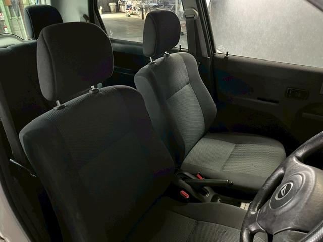 テリオスキッド Ｌ　車検９年２月　ターボ　４ＷＤ　５ＭＴ　マニュアルギヤシフト　キーレス　キー２本　ＣＤ　ＡＢＳ　ＳＲＳエアバッグ　ヘッドライトレベライザー　パワステ　パワーウィンドウ　フォグランプ　フォグランプ（58枚目）