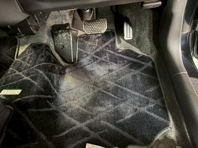 アルトラパン ＳＳ　車検９年１１月　ターボ　４ＷＤ　オートギヤシフト　キーレス　キー２本　ナビ　ＥＴＣ　ＡＢＳ　ＳＲＳエアバッグ　パワステ　パワーウィンドウ　シートヒーター　フォグランプ　アルミホイール　４ＡＴ（15枚目）