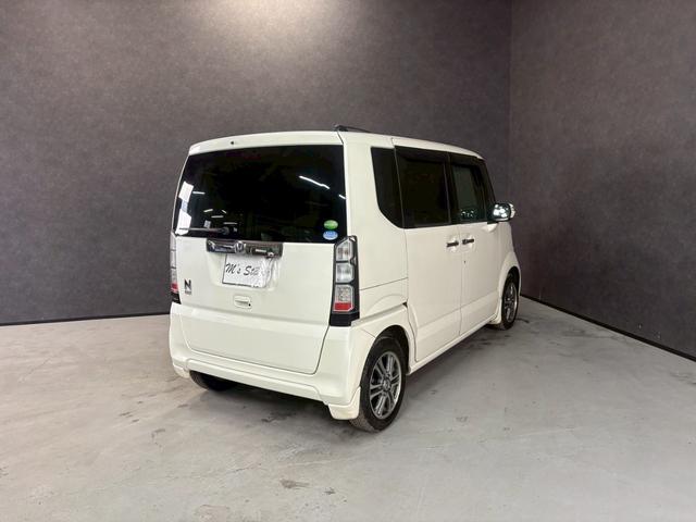Ｎ－ＢＯＸ Ｇ・Ｌパッケージ　車検９年１１月　オートギヤシフト　スマートキー　ＣＤ　バックカメラ　左電動スライドドア　ＡＢＳ　ＳＲＳエアバッグ　横滑り防止　ヘッドライトレベライザー　パワステ　パワーウィンドウ　アルミホイール（13枚目）