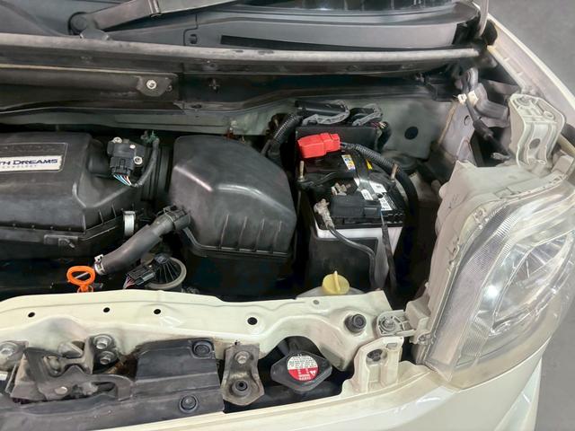 Ｎ－ＢＯＸ Ｇ・Ｌパッケージ　車検９年１１月　オートギヤシフト　スマートキー　ＣＤ　バックカメラ　左電動スライドドア　ＡＢＳ　ＳＲＳエアバッグ　横滑り防止　ヘッドライトレベライザー　パワステ　パワーウィンドウ　アルミホイール（17枚目）