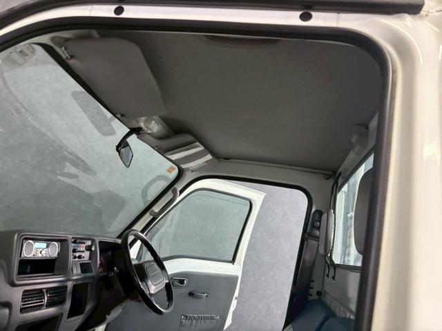 サンバートラック ＴＣ　車検９年１２月　５ＭＴ　マニュアルギヤシフト　エアコン　オーディオ（9枚目）