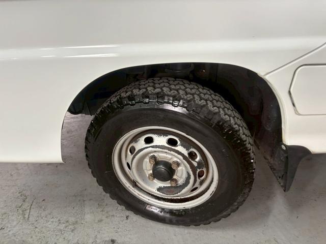 サンバートラック ＴＣ　車検９年１２月　５ＭＴ　マニュアルギヤシフト　エアコン　オーディオ（21枚目）