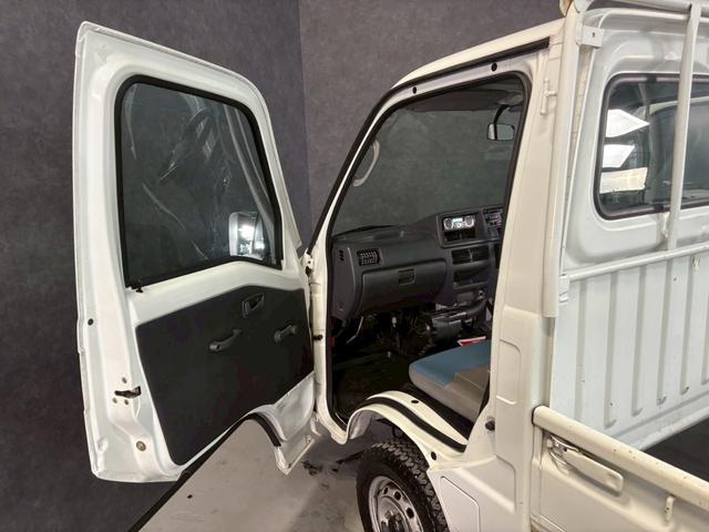 サンバートラック ＴＣ　車検９年１２月　５ＭＴ　マニュアルギヤシフト　エアコン　オーディオ（50枚目）