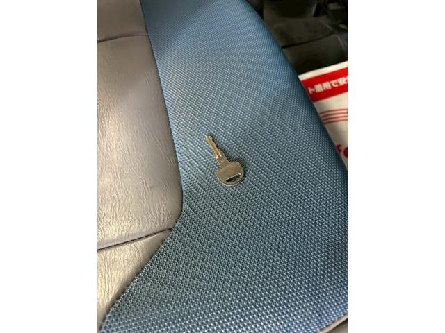 サンバートラック ＴＣ　車検９年１２月　５ＭＴ　マニュアルギヤシフト　エアコン　オーディオ（54枚目）