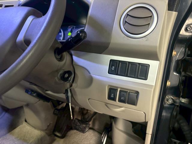 エブリイワゴン ＰＺターボ　車検９年１１月　ターボ　オートギヤシフト　キーレス　キー２本　ナビ　ＥＴＣ　左電動スライドドア　バックカメラ　ＡＢＳ　ＳＲＳエアバッグ　パワステ　パワーウィンドウ　ＬＥＤルームランプ　フォグランプ（63枚目）