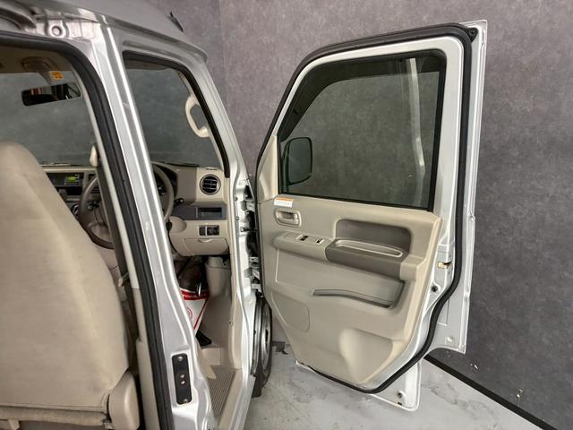 エブリイ ＰＣ　車検９年１１月　４ＷＤ　オートギヤシフト　キーレス　ラジオ　ＡＢＳ　ＳＲＳエアバッグ　パワステ　パワーウィンドウ　３ＡＴ（24枚目）