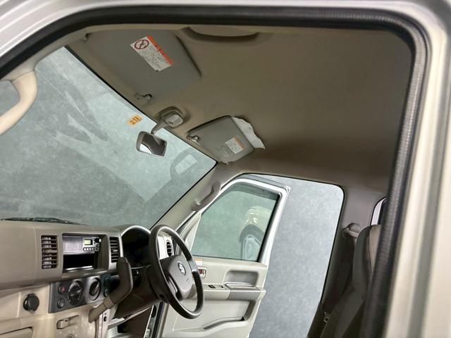 エブリイ ＰＣ　車検９年１１月　４ＷＤ　オートギヤシフト　キーレス　ラジオ　ＡＢＳ　ＳＲＳエアバッグ　パワステ　パワーウィンドウ　３ＡＴ（26枚目）