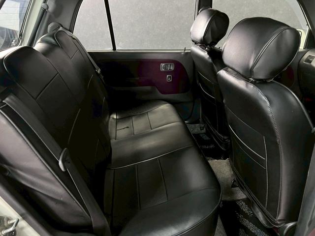 ミラジーノ ジーノ　車検９年１１月　５ＭＴ　マニュアルギヤシフト　キーレス　カセット　ＳＲＳエアバッグ　パワステ　パワーウィンドウ　シートカバー　２ＷＤ（14枚目）