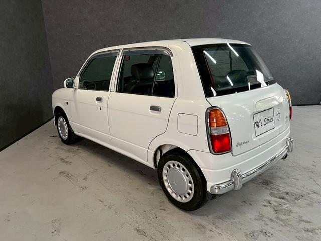 ミラジーノ ジーノ　車検９年１１月　５ＭＴ　マニュアルギヤシフト　キーレス　カセット　ＳＲＳエアバッグ　パワステ　パワーウィンドウ　シートカバー　２ＷＤ（20枚目）