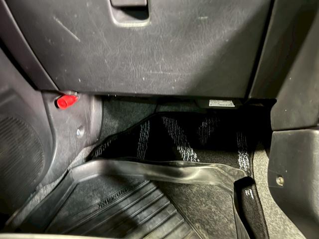 ミラジーノ ジーノ　車検９年１１月　５ＭＴ　マニュアルギヤシフト　キーレス　カセット　ＳＲＳエアバッグ　パワステ　パワーウィンドウ　シートカバー　２ＷＤ（26枚目）