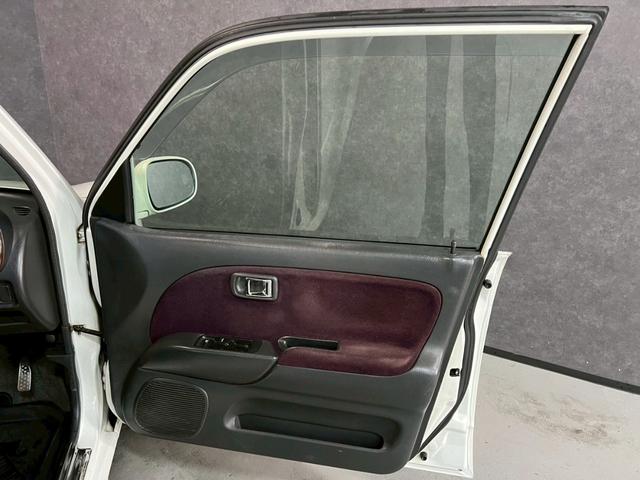 ミラジーノ ジーノ　車検９年１１月　５ＭＴ　マニュアルギヤシフト　キーレス　カセット　ＳＲＳエアバッグ　パワステ　パワーウィンドウ　シートカバー　２ＷＤ（36枚目）