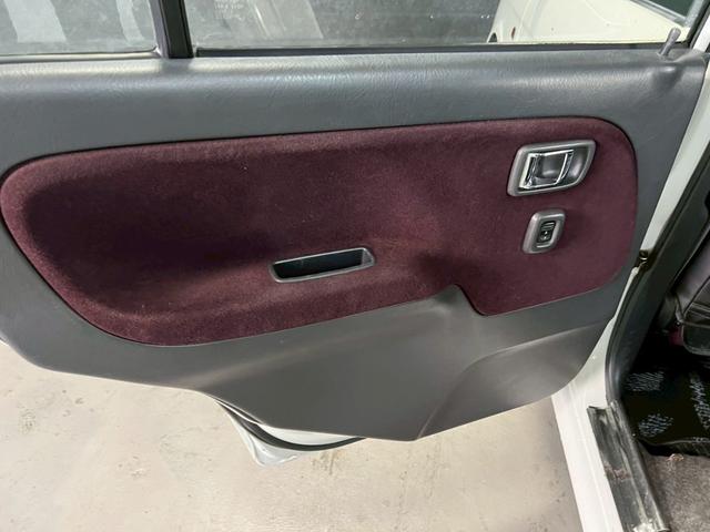 ミラジーノ ジーノ　車検９年１１月　５ＭＴ　マニュアルギヤシフト　キーレス　カセット　ＳＲＳエアバッグ　パワステ　パワーウィンドウ　シートカバー　２ＷＤ（41枚目）