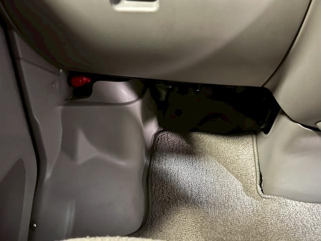 エブリイワゴン JP 車検9年1月 オートギヤシフト キーレス キー2本 CD ABS SRSエアバッグ ヘッドライトレベライザー パワステ パワーウィンドウ リアクーラー 2WD 3AT(7枚目)