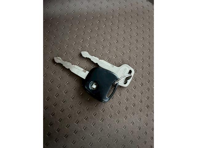 エブリイワゴン JP 車検9年1月 オートギヤシフト キーレス キー2本 CD ABS SRSエアバッグ ヘッドライトレベライザー パワステ パワーウィンドウ リアクーラー 2WD 3AT(15枚目)