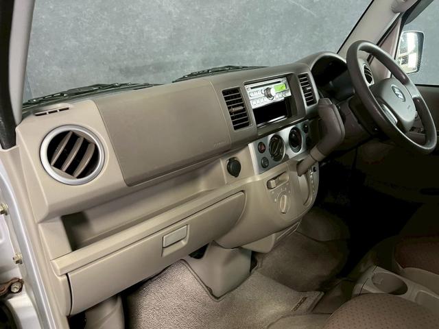 エブリイワゴン JP 車検9年1月 オートギヤシフト キーレス キー2本 CD ABS SRSエアバッグ ヘッドライトレベライザー パワステ パワーウィンドウ リアクーラー 2WD 3AT(23枚目)