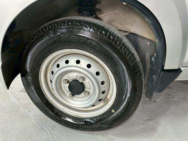 キャリイトラック ＫＵ　エアコン・パワステ　車検８年１１月　４ＷＤ　５ＭＴ　マニュアルギヤシフト　エアコン　ラジオ　ＡＢＳ　ヘッドライトレベライザー　パワステ（8枚目）