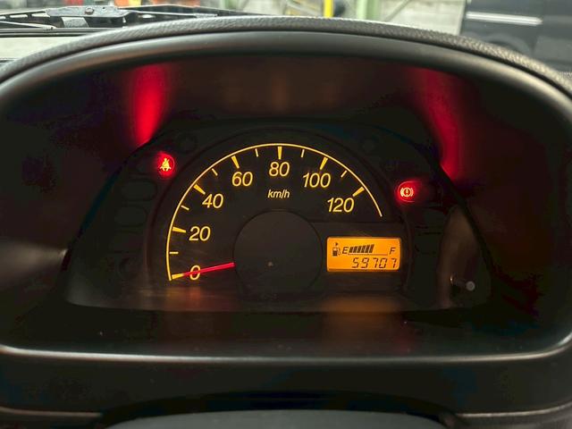 キャリイトラック ＫＵ　エアコン・パワステ　車検８年１１月　４ＷＤ　５ＭＴ　マニュアルギヤシフト　エアコン　ラジオ　ＡＢＳ　ヘッドライトレベライザー　パワステ（19枚目）