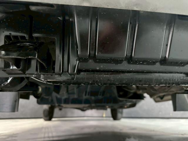 キャリイトラック ＫＵ　エアコン・パワステ　車検８年１１月　４ＷＤ　５ＭＴ　マニュアルギヤシフト　エアコン　ラジオ　ＡＢＳ　ヘッドライトレベライザー　パワステ（27枚目）