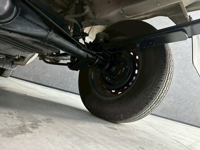 キャリイトラック ＫＵ　エアコン・パワステ　車検８年１１月　４ＷＤ　５ＭＴ　マニュアルギヤシフト　エアコン　ラジオ　ＡＢＳ　ヘッドライトレベライザー　パワステ（30枚目）