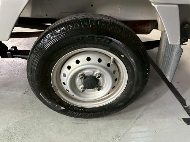 キャリイトラック ＫＵ　エアコン・パワステ　車検８年１１月　４ＷＤ　５ＭＴ　マニュアルギヤシフト　エアコン　ラジオ　ＡＢＳ　ヘッドライトレベライザー　パワステ（42枚目）
