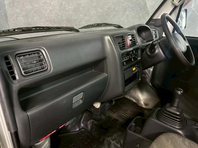 キャリイトラック ＫＵ　エアコン・パワステ　車検８年１１月　４ＷＤ　５ＭＴ　マニュアルギヤシフト　エアコン　ラジオ　ＡＢＳ　ヘッドライトレベライザー　パワステ（45枚目）