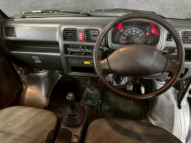 キャリイトラック ＫＵ　エアコン・パワステ　車検８年１１月　４ＷＤ　５ＭＴ　マニュアルギヤシフト　エアコン　ラジオ　ＡＢＳ　ヘッドライトレベライザー　パワステ（46枚目）