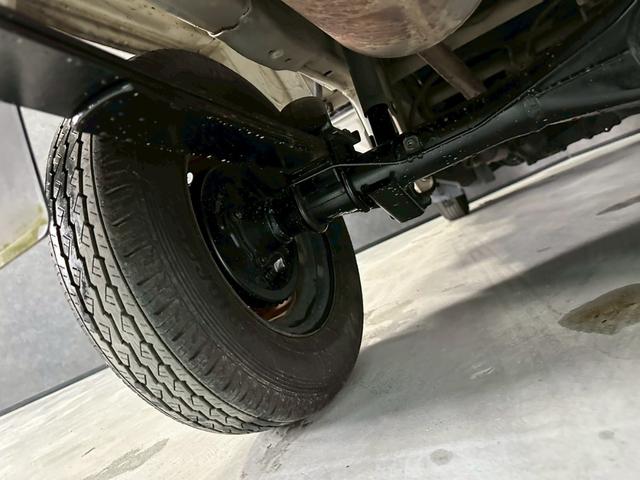 キャリイトラック ＫＵ　エアコン・パワステ　車検８年１１月　４ＷＤ　５ＭＴ　マニュアルギヤシフト　エアコン　ラジオ　ＡＢＳ　ヘッドライトレベライザー　パワステ（53枚目）