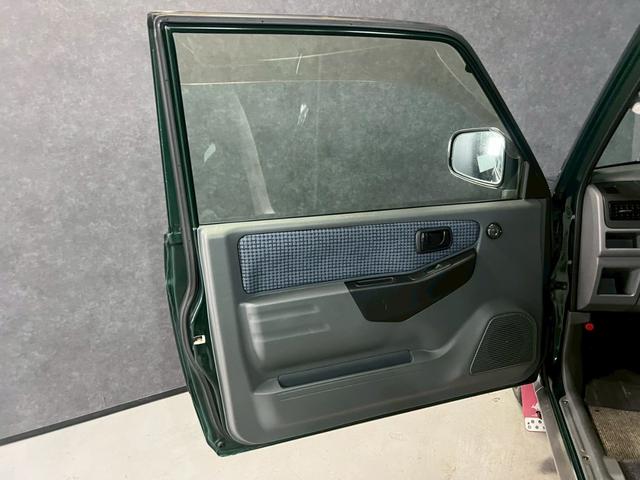 パジェロミニ V 車検9年1月 ターボ 4WD オートギヤシフト キーレス CD ABS SRSエアバッグ パワステ パワーウィンドウ LEDルームランプ アルミホイール フォグランプ 4AT(38枚目)