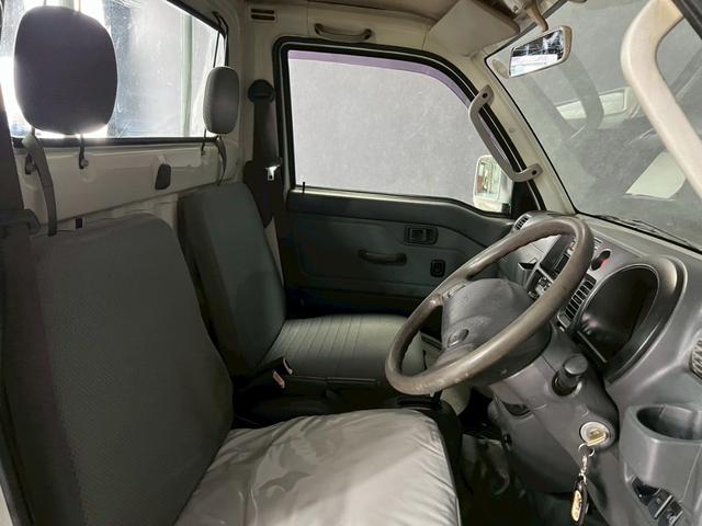 ハイゼットトラック ＥＸＴ　車検９年１２月　４ＷＤ　オートギヤシフト　ＣＤ　ＳＲＳエアバッグ　ヘッドライトレベライザー　パワステ　パワーウィンドウ　３ＡＴ（11枚目）
