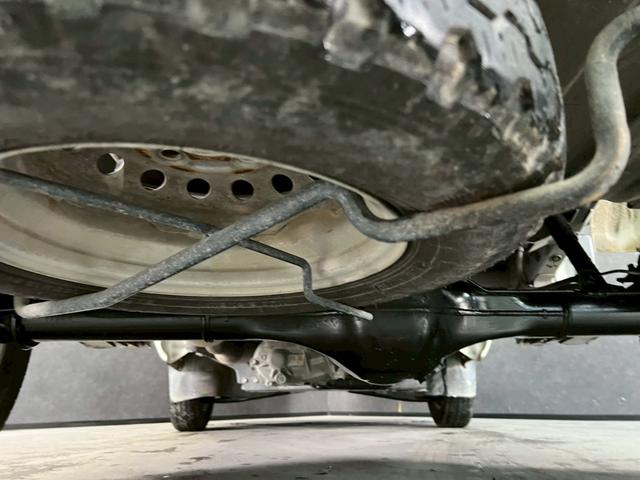 ハイゼットトラック ＥＸＴ　車検９年１２月　４ＷＤ　オートギヤシフト　ＣＤ　ＳＲＳエアバッグ　ヘッドライトレベライザー　パワステ　パワーウィンドウ　３ＡＴ（15枚目）