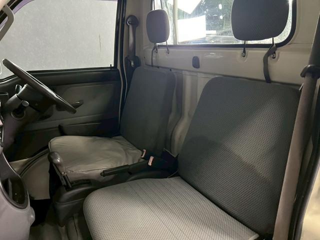 ハイゼットトラック ＥＸＴ　車検９年１２月　４ＷＤ　オートギヤシフト　ＣＤ　ＳＲＳエアバッグ　ヘッドライトレベライザー　パワステ　パワーウィンドウ　３ＡＴ（22枚目）