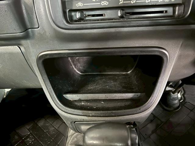 ハイゼットトラック ＥＸＴ　車検９年１２月　４ＷＤ　オートギヤシフト　ＣＤ　ＳＲＳエアバッグ　ヘッドライトレベライザー　パワステ　パワーウィンドウ　３ＡＴ（26枚目）