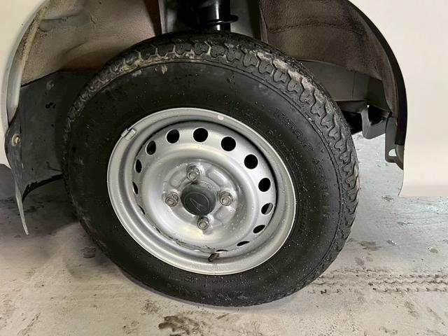 ハイゼットトラック ＥＸＴ　車検９年１２月　４ＷＤ　オートギヤシフト　ＣＤ　ＳＲＳエアバッグ　ヘッドライトレベライザー　パワステ　パワーウィンドウ　３ＡＴ（29枚目）