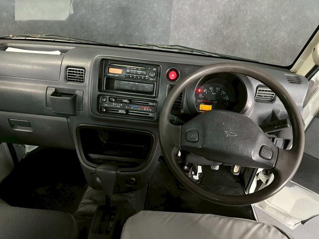 ハイゼットトラック ＥＸＴ　車検９年１２月　４ＷＤ　オートギヤシフト　ＣＤ　ＳＲＳエアバッグ　ヘッドライトレベライザー　パワステ　パワーウィンドウ　３ＡＴ（32枚目）